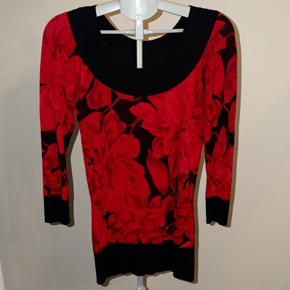 Cache Y2K Black and Red Floral Knit Top